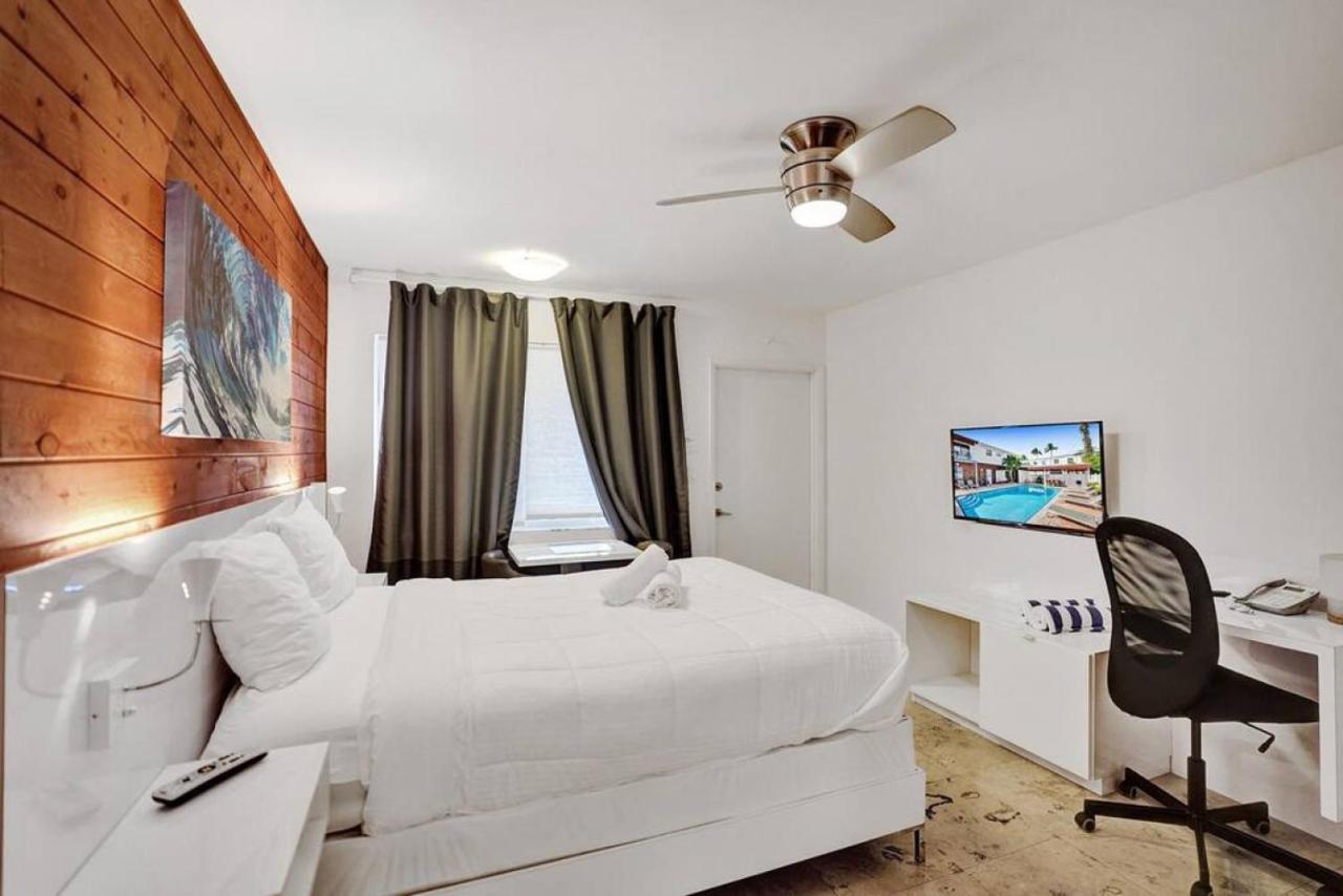 Waves Beach Town Cozy Studio Apartment ポンパノビーチ エクステリア 写真