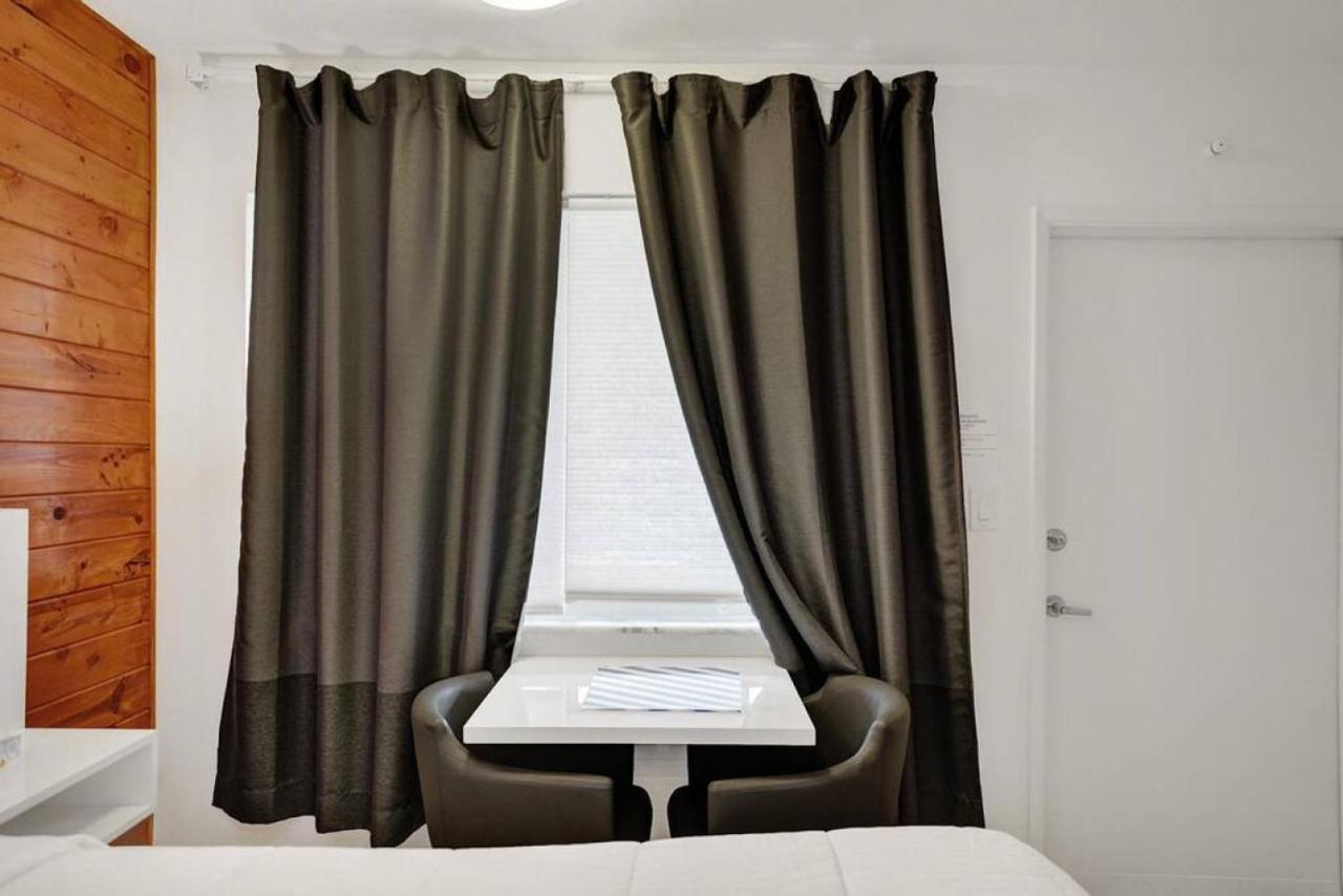 Waves Beach Town Cozy Studio Apartment ポンパノビーチ エクステリア 写真