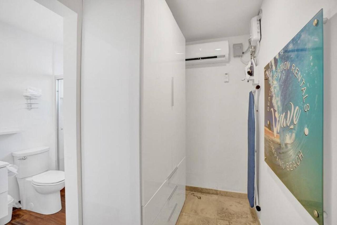 Waves Beach Town Cozy Studio Apartment ポンパノビーチ エクステリア 写真